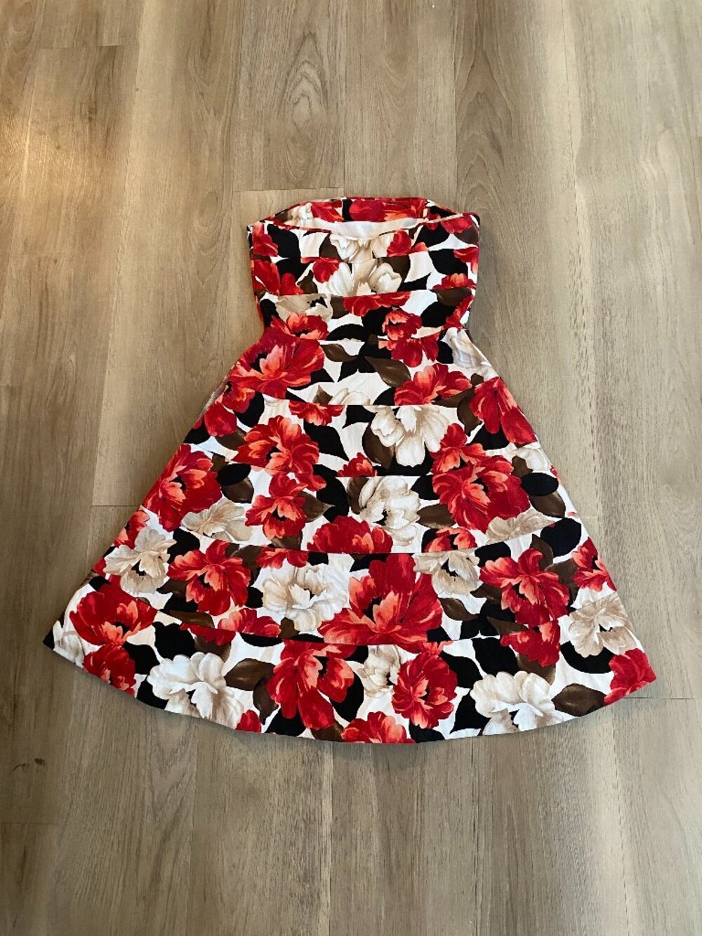 White House Black Market Strapless Floral Fit & Flare Dress Size 0 Pockets Retro - Picture 9 of 11